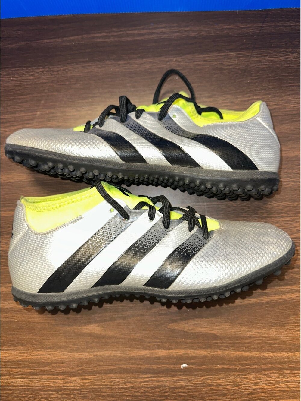 Adidas cleats size 9